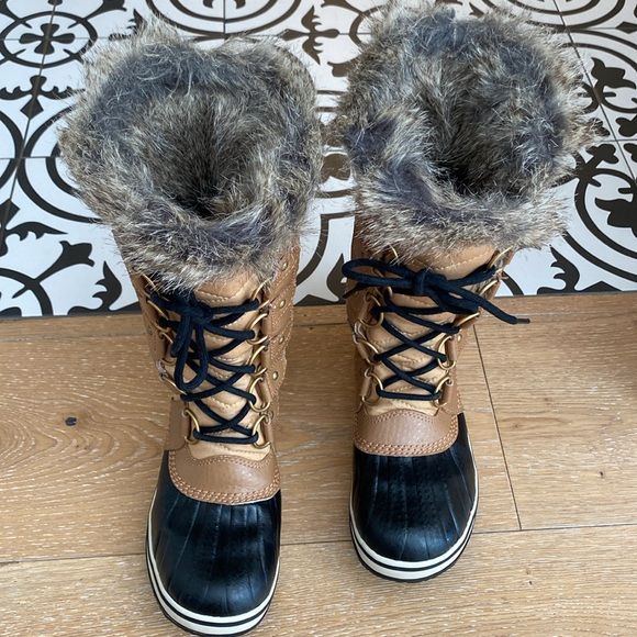 Sorel Joan of Arctic Boots (size 6) Waterproof! WORN ONE SEASON - Picture 3 of 16